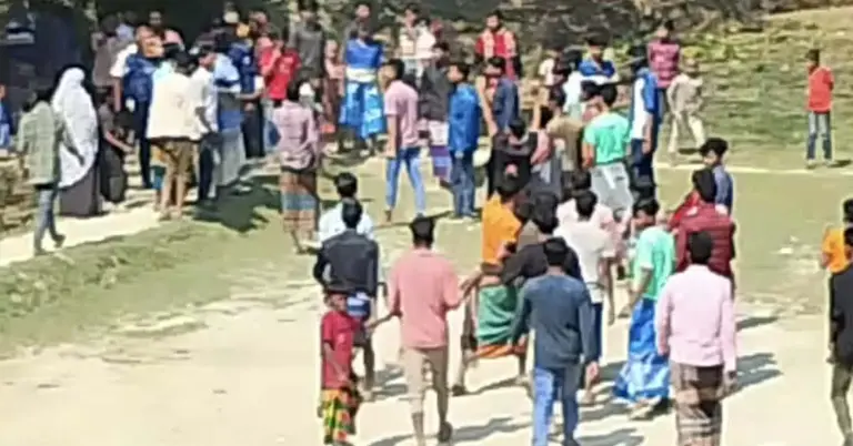 এলাকাবাসীরা